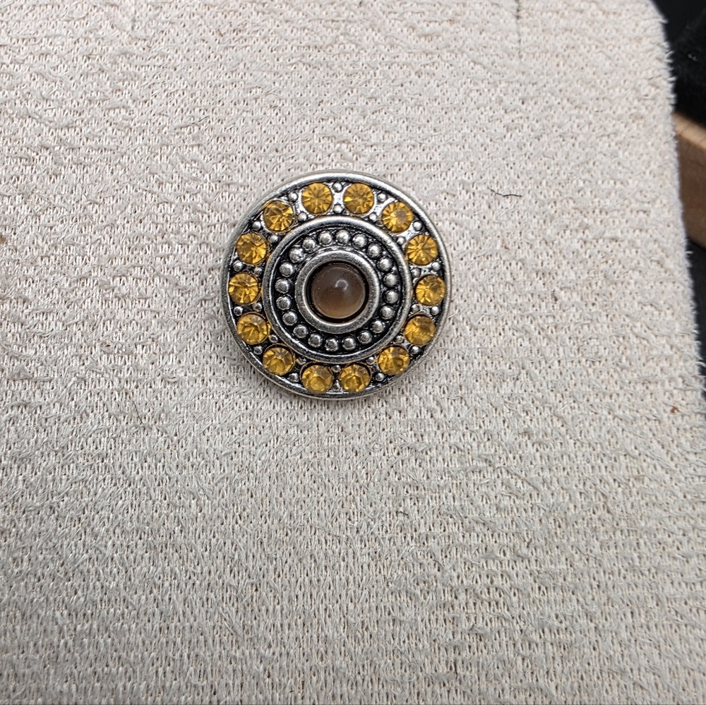 Silver and Yellow Decorative Button (1929)